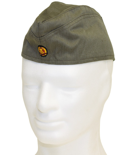 Casquette NVA vert comme neuf