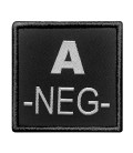 Groupe sanguin A négatif brodé sur tissu noir